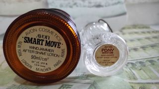 Bottiglie profumo Avon vintage vuote.