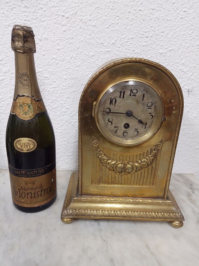 Reloj antiguo modrenista