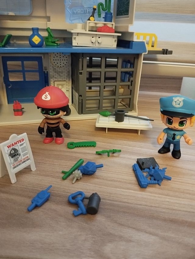 Pinypon action trampas en la comisaría