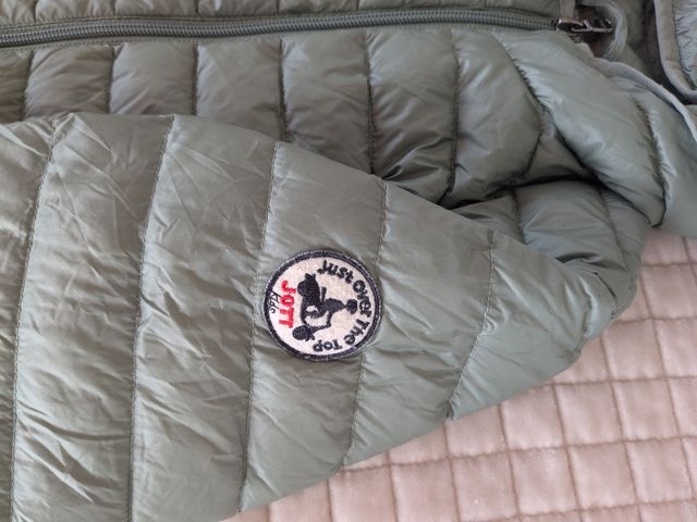 Jott plumifero niña