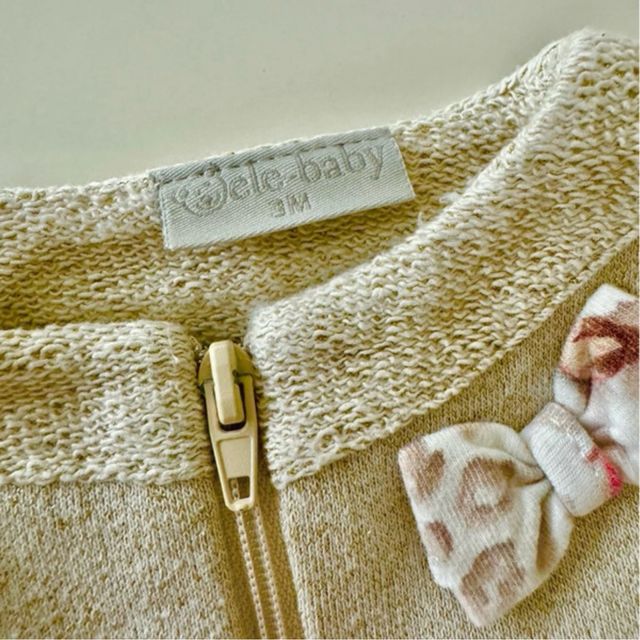 Completo tutina color oro con applicazioni 3 mesi