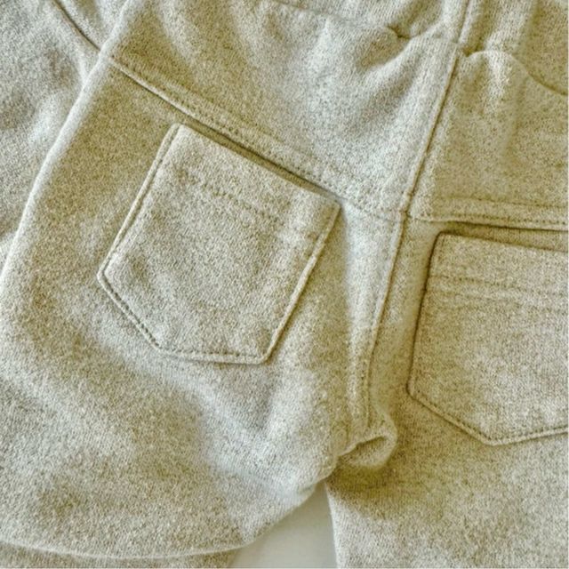 Completo tutina color oro con applicazioni 3 mesi