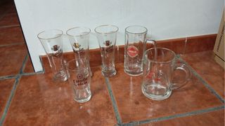 Vasos variados de cerveza