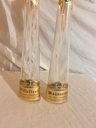 Bottiglie di liquore vintage vuote