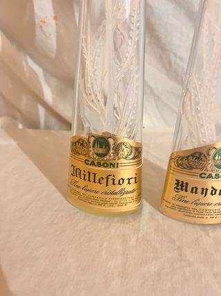 Bottiglie di liquore vintage vuote