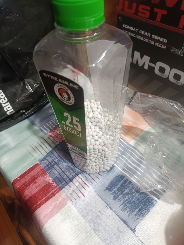 Fusil Amoeba 008 con traje incluido