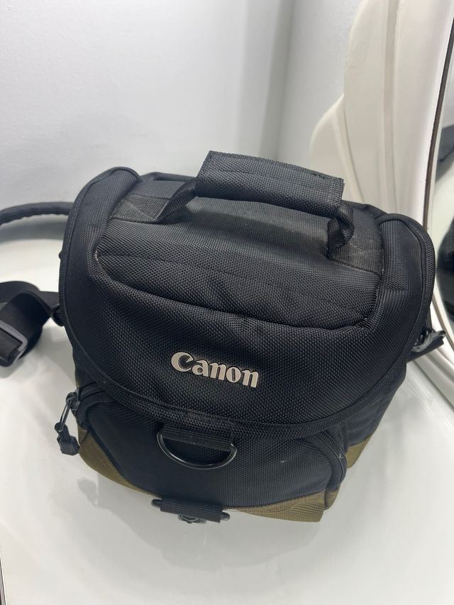 Canon EOS 1100D