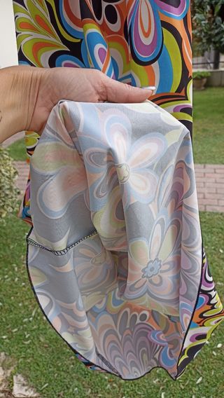 Vestito con gonna floreale