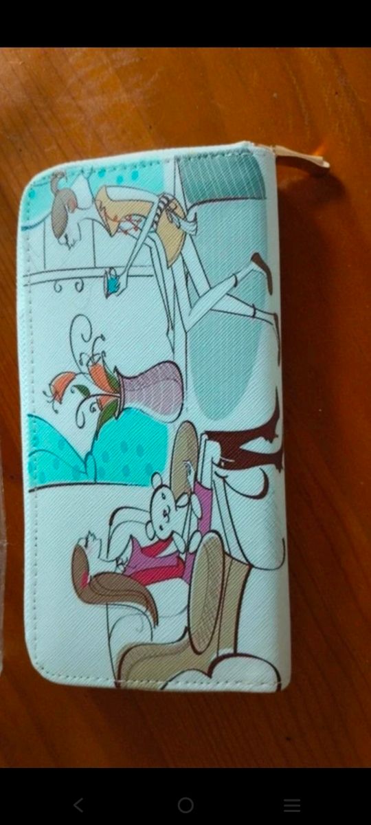 Monedero/ Cartera muy bonita y juvenil.