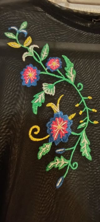 Camisetas de gasa . Zara 