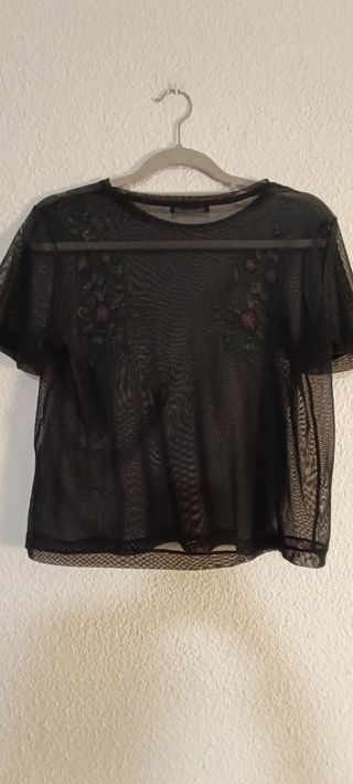 Camisetas de gasa . Zara 