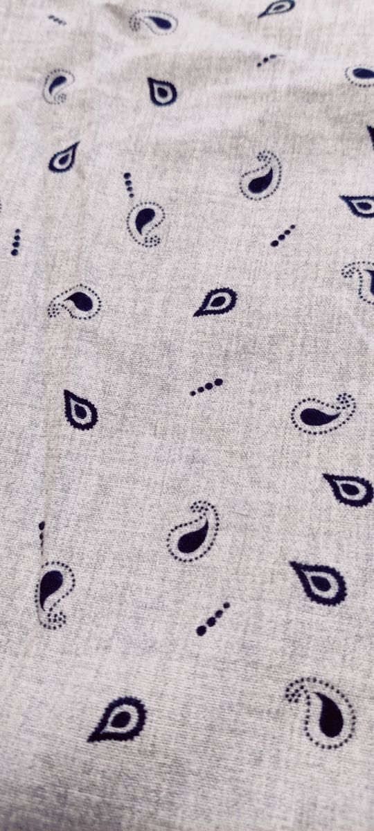 Camisa estampada pull&bear gris talla M