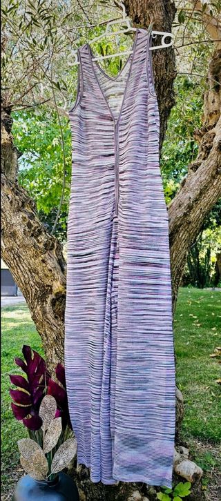 Vanguardista mono en punto muy fino