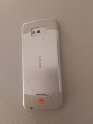 Nokia 700