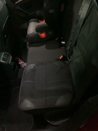 Protector asiento para sillas de bebé en coche