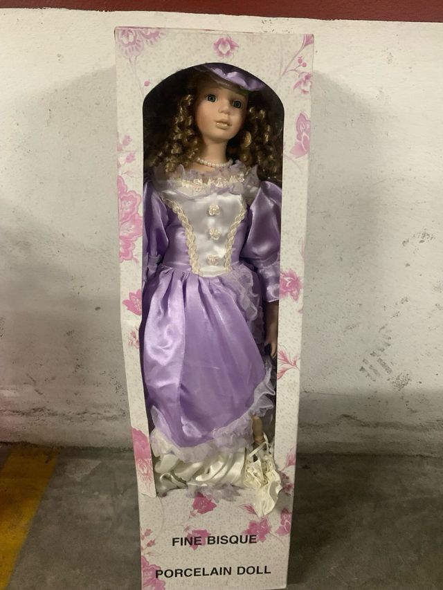 Muñeca porcelana
