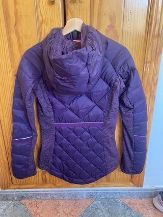 Chaqueta alochada con capucha