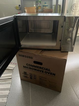 Horno-Microondas Samsung CM1099A