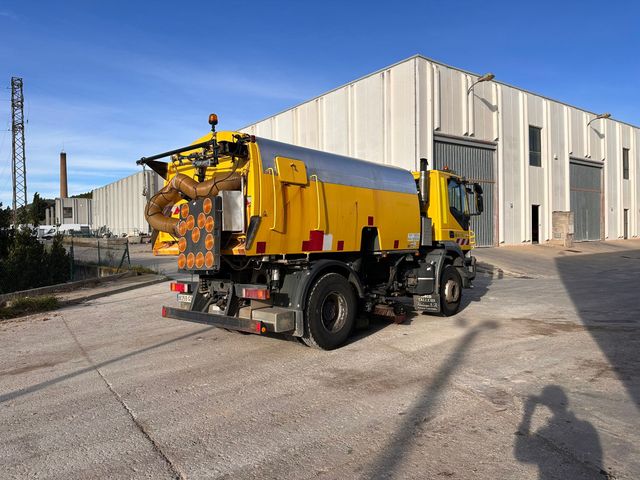 IVECO BARREDORA BUCHER CITYFANT 60