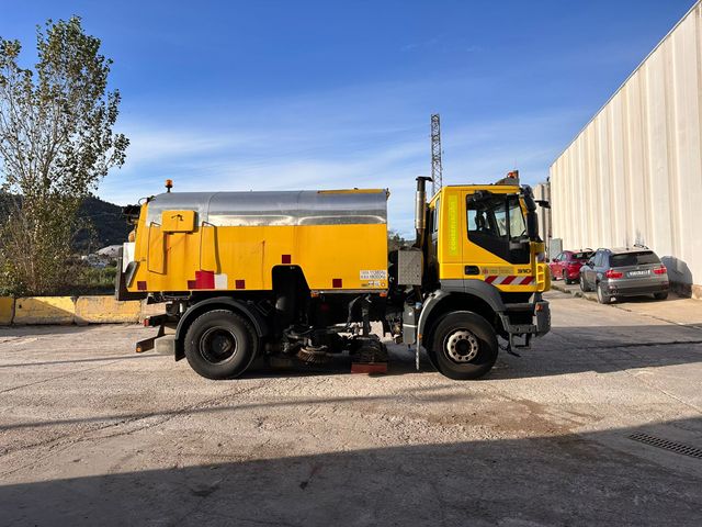 IVECO BARREDORA BUCHER CITYFANT 60