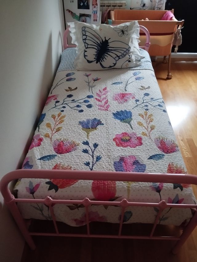 Cama infantil forja. 2 unidades.