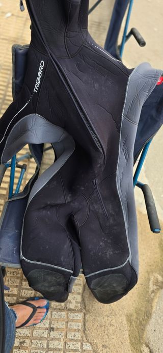 Traje neopreno 5mm con capucha