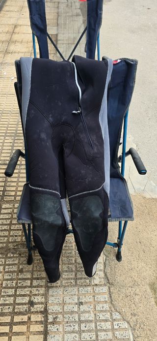Traje neopreno 5mm con capucha