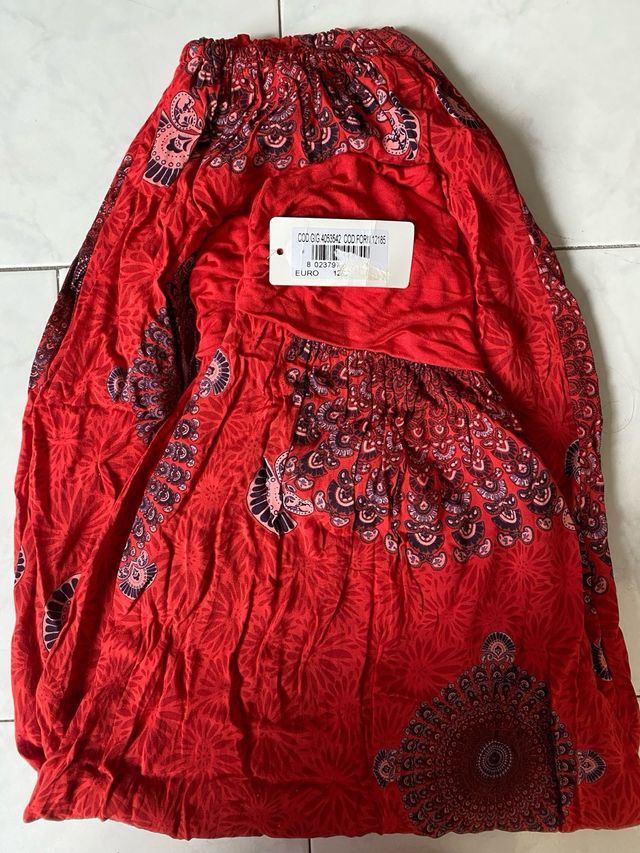 Pantaloni rossi larghi