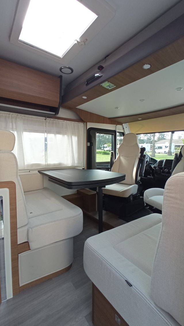 Autocaravana integral A 940 5 plazas garaje