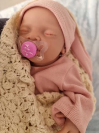 Bebe niña reborn silicona platino