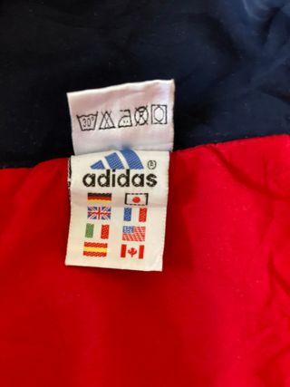 Chaqueta Vintage Adidas con logos bordados