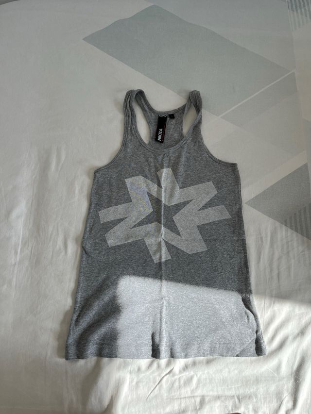 Camiseta tirantes Nikita