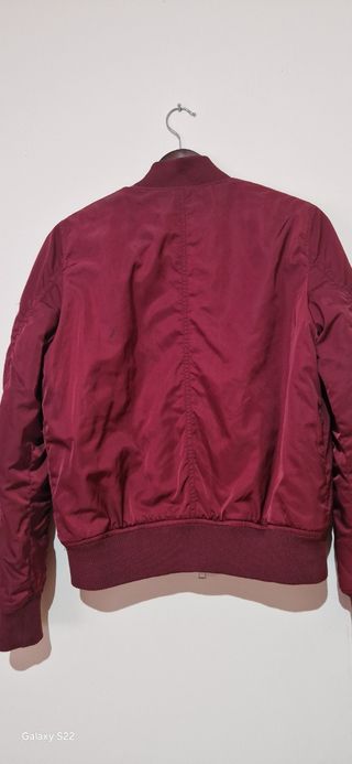 Chaqueta tipo bomber burdeos 