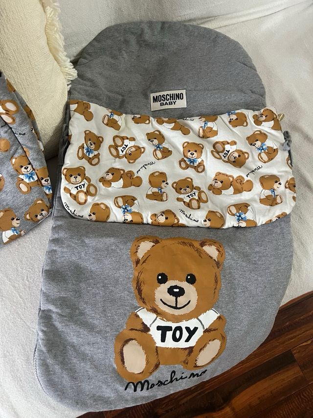 Conjunto carro bebé MOSCHINO