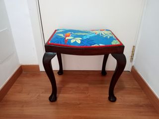 Banco antiguo tapizado