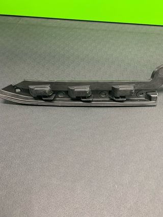 MOLDURA DERECHA PARACHOQUES TRAS. PORSCHE CAYENNE