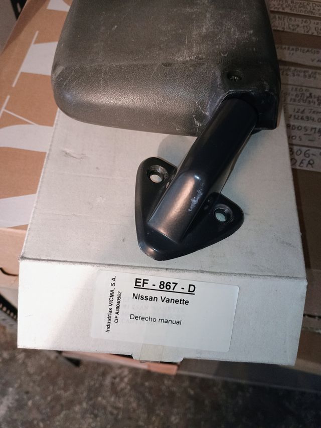 Espejo derecho Nissan Vanette (87-95)