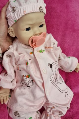 Bebe niña reborn silicona