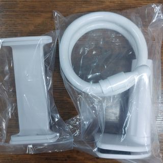 Supporto da tavolo per smartphone e tablet