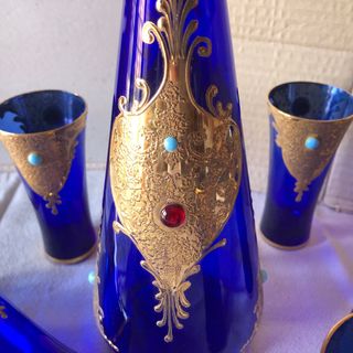 Set bottiglia e bicchieri cristallo blu