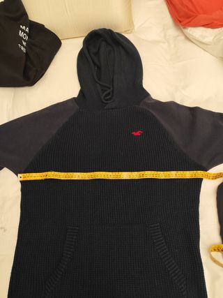 Sudadera Hollister, azul marino, talla M.