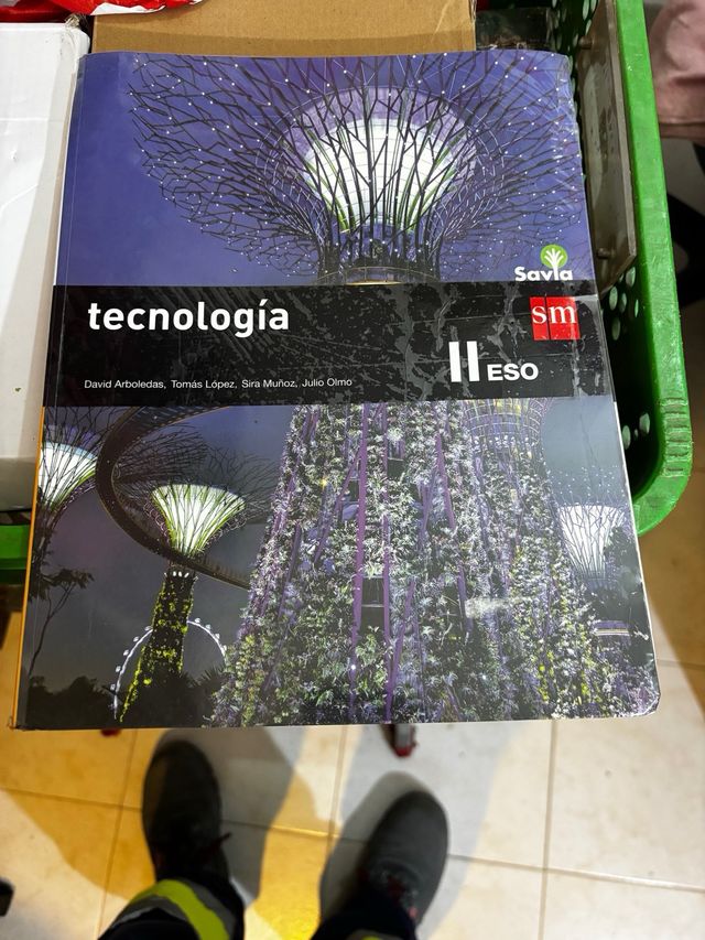 Varios libros de la ESO