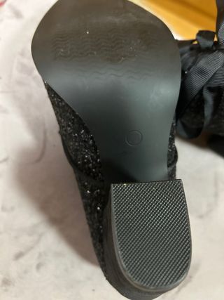 Zapato con cordones tipo botin negro 38