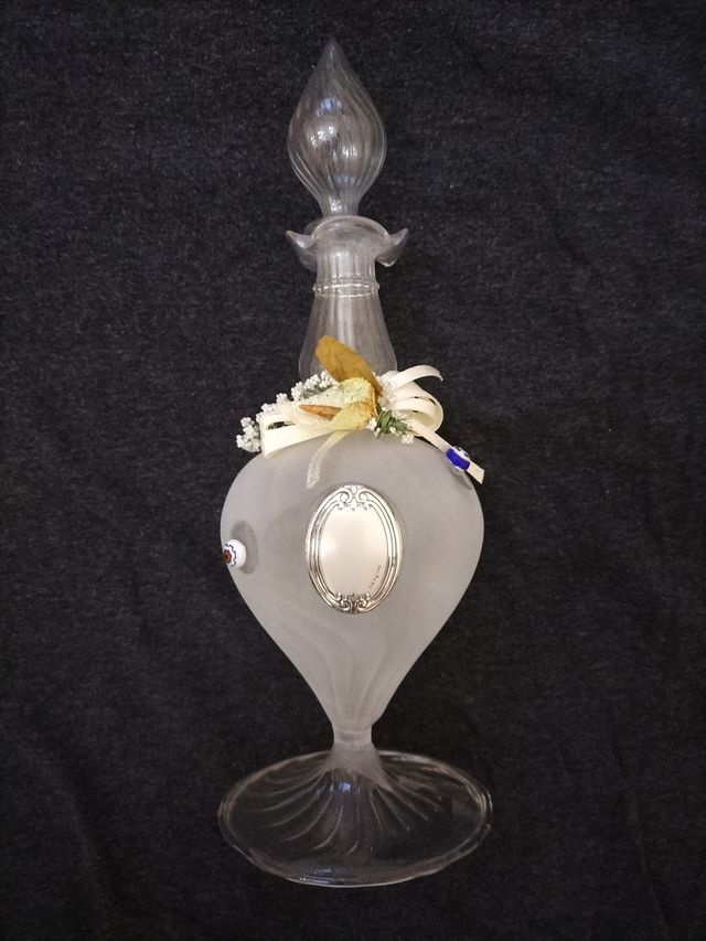 Ampolla in cristallo e porcellana