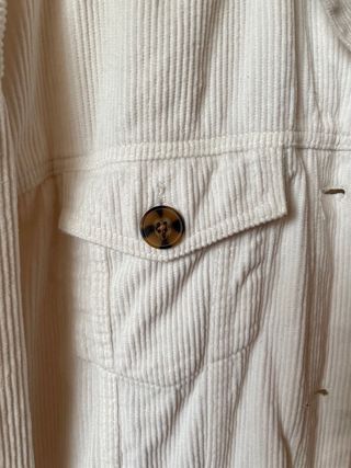 Sobrecamisa oversize de pana blanca
