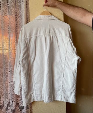 Sobrecamisa oversize de pana blanca
