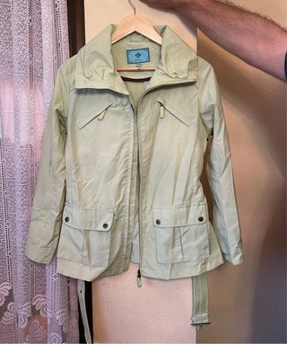 Parka verde menta con cinturón