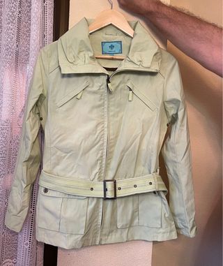 Parka verde menta con cinturón