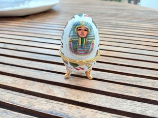 Set di uova egiziane in porcellana