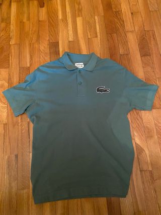 Polo Lacoste oversize verde caqui